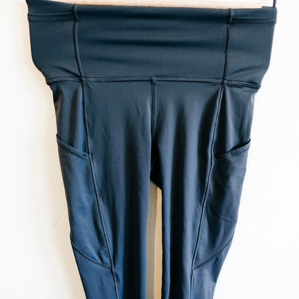 Lululemon Leggings Fast and Free - size 4